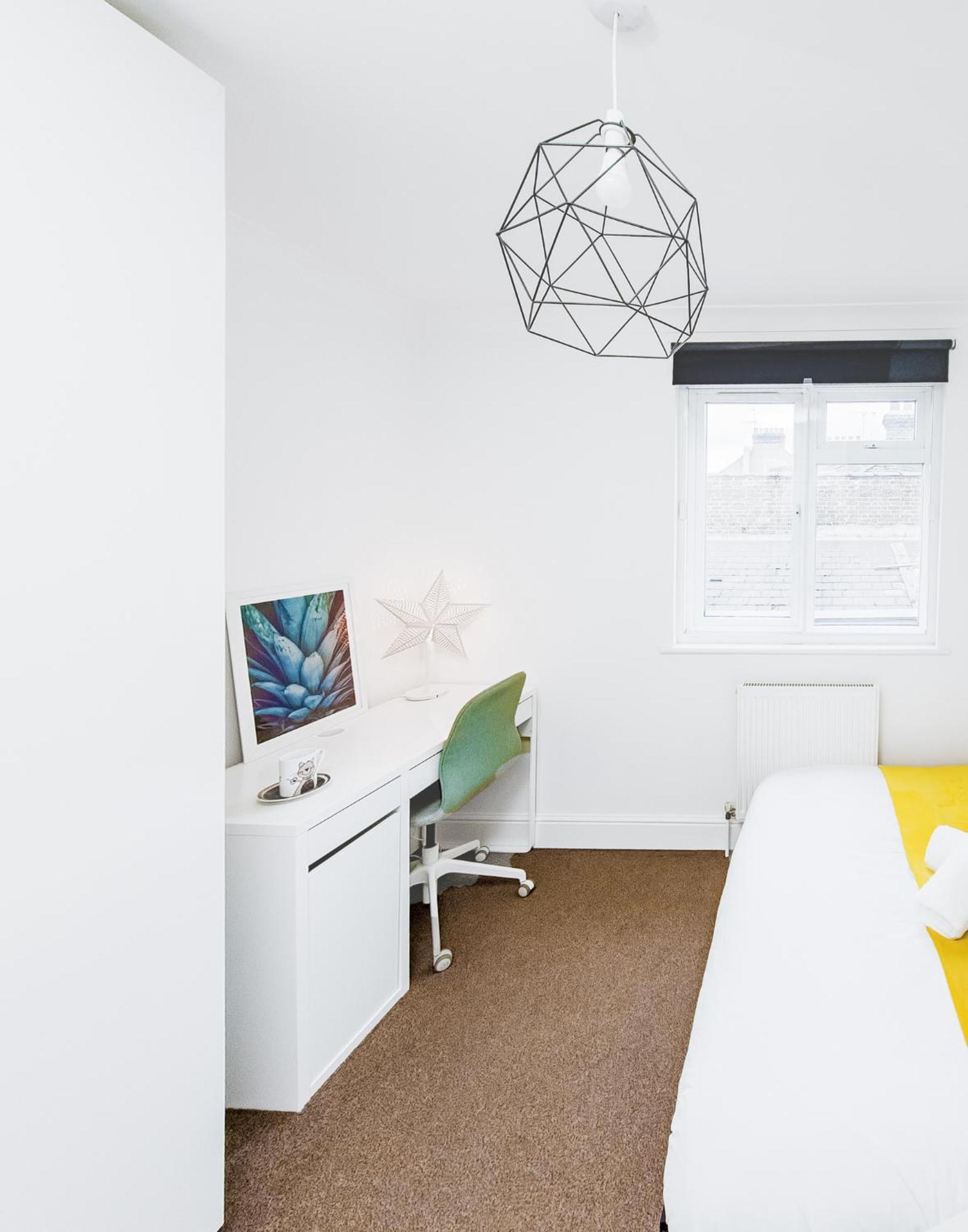 Charming London Home, Opp Arnos Grove Underground Station, Parking New Southgate Εξωτερικό φωτογραφία