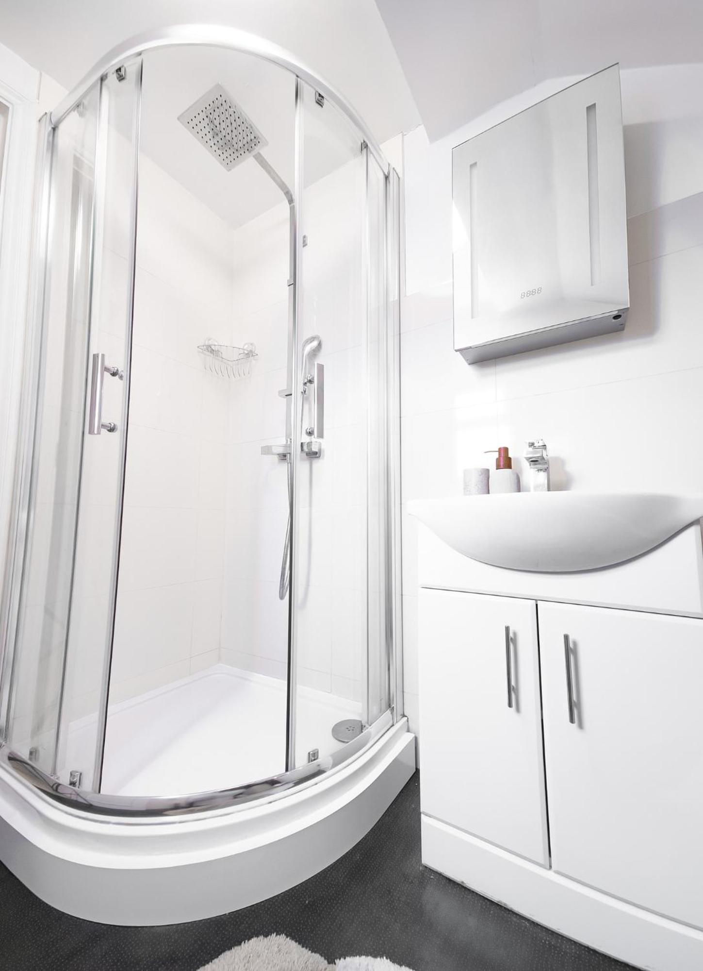 Charming London Home, Opp Arnos Grove Underground Station, Parking New Southgate Εξωτερικό φωτογραφία